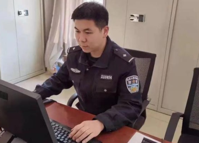 李育林之子李鹏伟